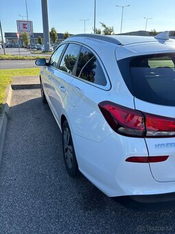 Hyundai i30 CW Family 1.6CRDi 85kw Automat - 4
