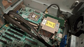 server HP ProLiant ML350e Gen8 - 4