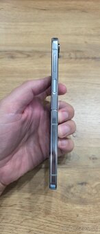 Samsung Z flip 5 - 4