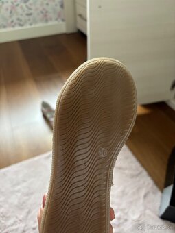 Dievcenske topanky - 4