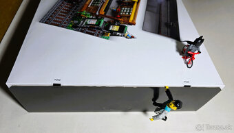 910033 LEGO Old Train Engine Shed - BDP 1 - 4