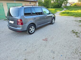Volkswagen Touran 1.9 TDI 7-Miestne - 4
