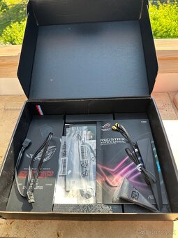 Asus X570-E Rog Strix Gaming + 32GB DDR4 + Príslušenstvo - 4