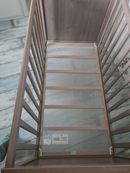 Prebalovaci pult s postielkou a matracom Sundvik Ikea - 4