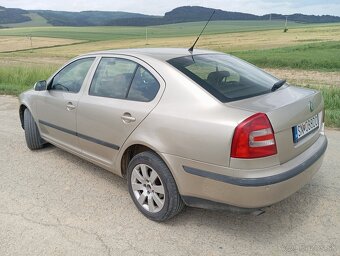 Škoda Octavia 1.6 benzín - 4