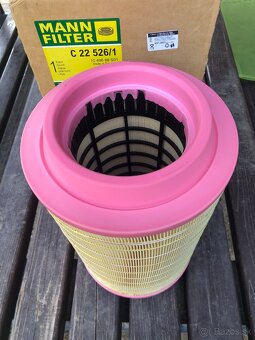 Vzduchový filter MANN-FILTER C 22 526/1 - 4