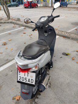 Honda Dylan 125 - 4
