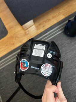 Hokejová výstroj - 4