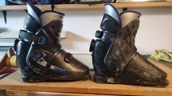 Lyže 150cm a lyžiarky 23cm a 24cm - 4