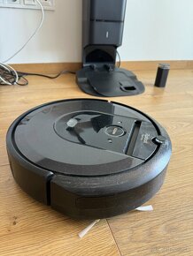 Predam roboticky vysavac Roomba i7 - 4