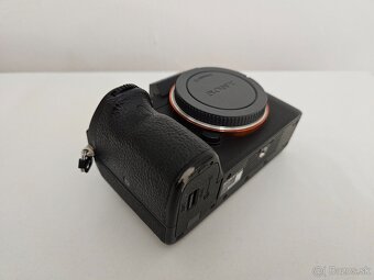 Sony Alpha A7 III (ILCE-7M3) - 4