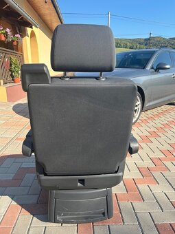 Otočné sedadlo z VW MULTIVAN - 4
