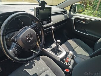 Toyota Rav4 Comfort style, 2019 (4x4) benzín + manuál - 4