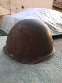 Na predaj je sovietska oceľová prilba SŠ-40, ktorú používala - 4