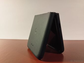 Motorola Razr 60 Ultra – zelený + bezdrôtová nabíjačka - 4