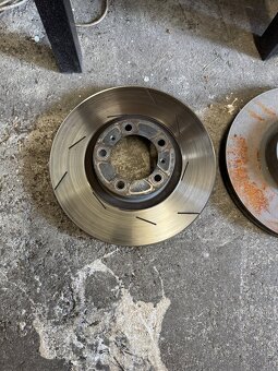 Predne a zadne kotuce porsche pannamera - 4