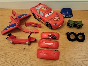 McQueen auto s nahradnymi dielikmi - 4
