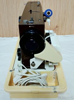 Kufríkový šijací stroj. - 4