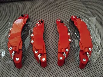 Ozdobné krytky brzdových strmenou a šrobov - 4