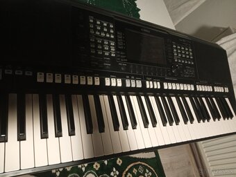 Yamaha psr s 775 - 4