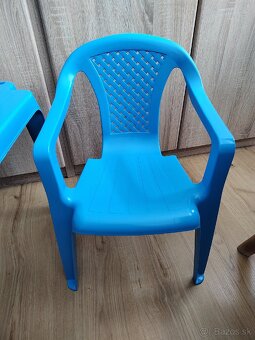 Detský stôl so stoličkami - 4