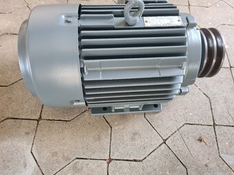 Predám pätkové el.motory 5,5kW , 4kW - 4