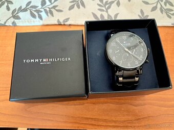 TOMMY HILFIGER - 4