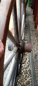 Staré drevené kolesá 2 - 4