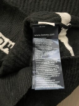 Tommy Jeans čierny rebrovaný sveter XS - 4