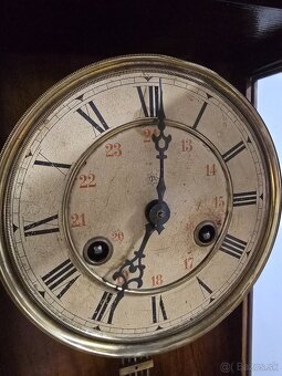 Surne Nástenné drevene hodiny s melódiou... - 4