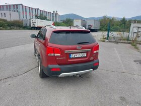 KIA SORENTO - 4