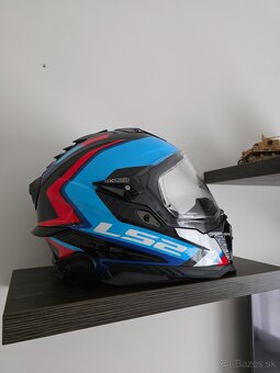 Prilba na motorku - 4