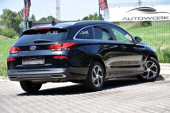 Hyundai i30 CW Kombi 1.5 T-GDI BENZÍN Family SR 2022 DPH - 4