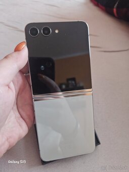 Samsung galaxy Z Flip 5 - 4