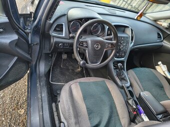 Opel Astra Sports Tourer - 4