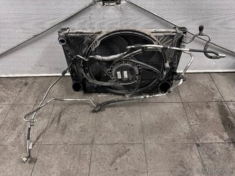 Bmw E90 přední část světla chladiče - 4