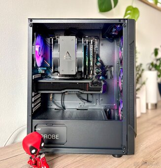 R7 5800X / RX 7800XT 16GB / 32GB RAM / 1TB NVMe - 4