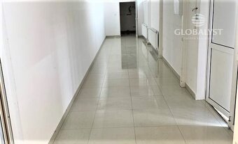 Obchodné priestory - 390 m2, vo frekventovanom OC na Furči - 4