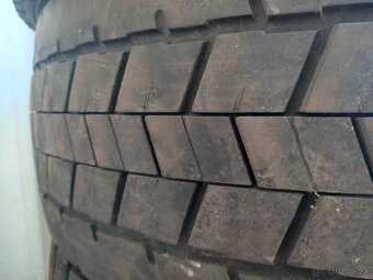 Predám zimné pneu Matador na nákladné vozidlo 295/60 R22.5 - 4