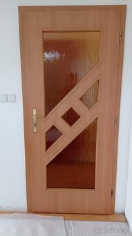 Staršie interiérové dvere s obložkovými zárubňami - 4