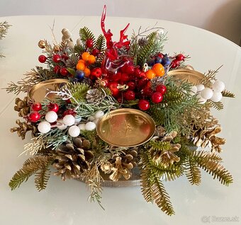 Adventný veniec L 38cm na stôl na drevenom podstavci pre 4 s - 4