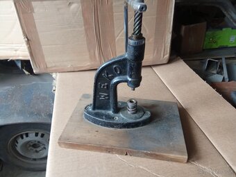 Predám vretenový lis VEKO - 4