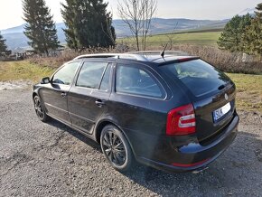 Škoda Octavia Combi 2.0 TDI RS - 4