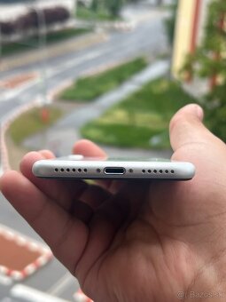 iPhone SE - 4