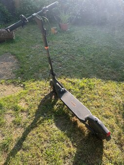 Elektrická kolobežka ninebot kickscooter f2 - 4