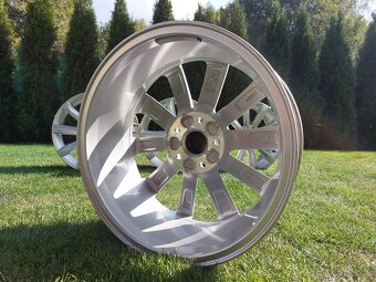R17 Origo - VW Passat B8 - 4