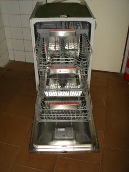 Predám umývačku riadu - myčku - 4