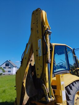 Predám traktorbager Komatsu WB 93R - 4