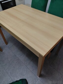 Jedálenský stôl + 4 stoličky - 4