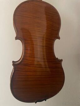 Husle 4/4 - 4